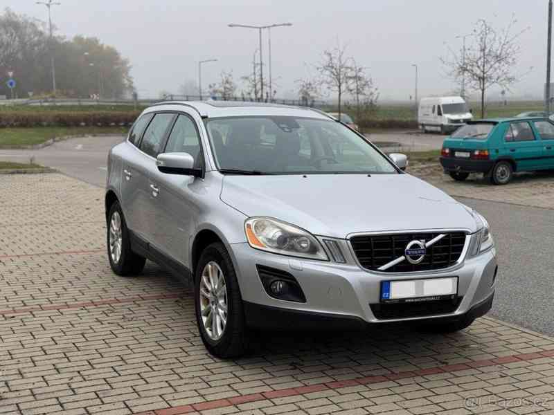 Volvo XC60 D5 AWD 151 Kw - foto 1