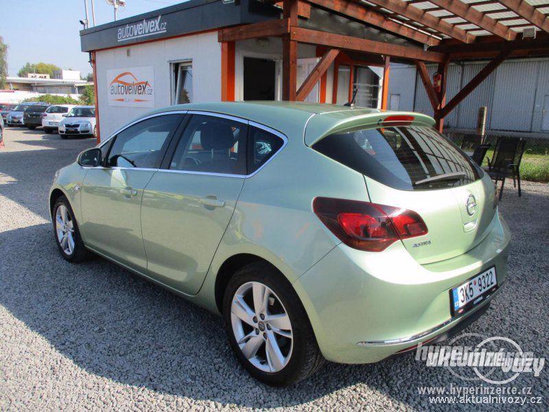 Opel Astra 1.4, benzín, vyrobeno 2014 - foto 20