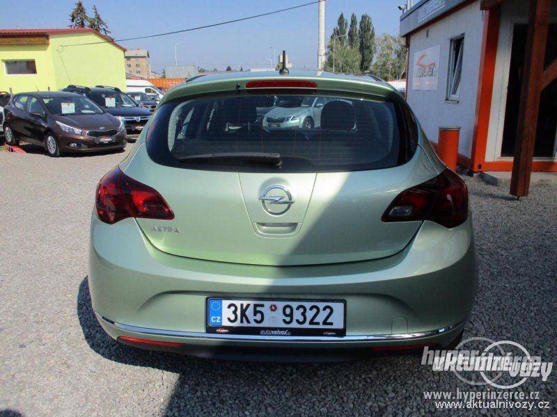 Opel Astra 1.4, benzín, vyrobeno 2014 - foto 26