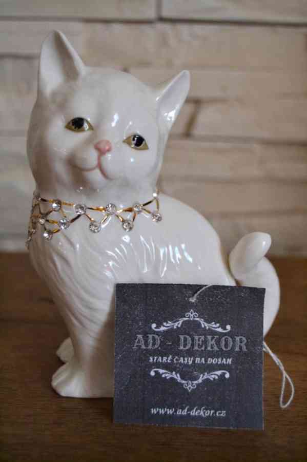Porcelánová kočka s obojkem - foto 3
