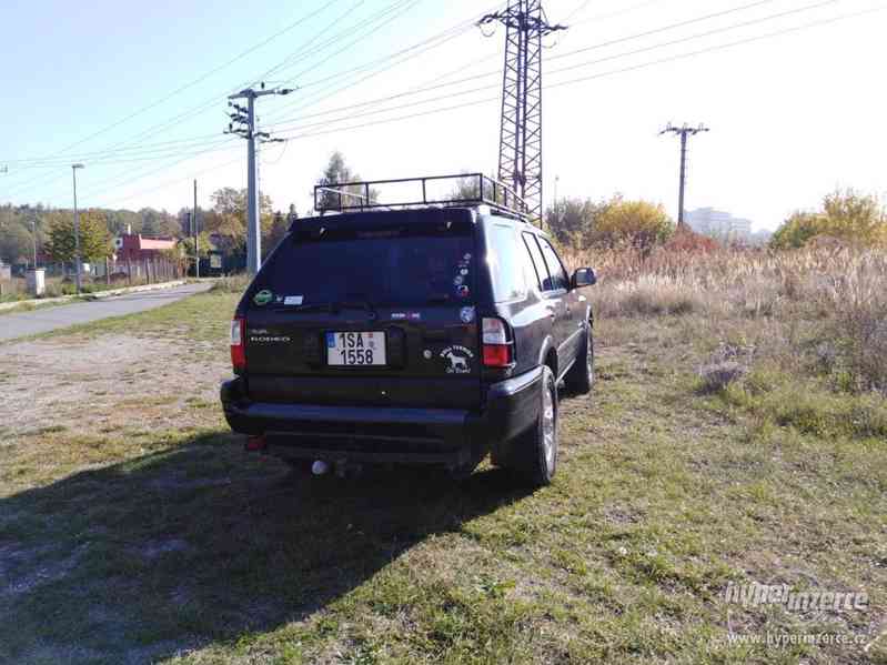 Isuzu Rodeo SUV - foto 5