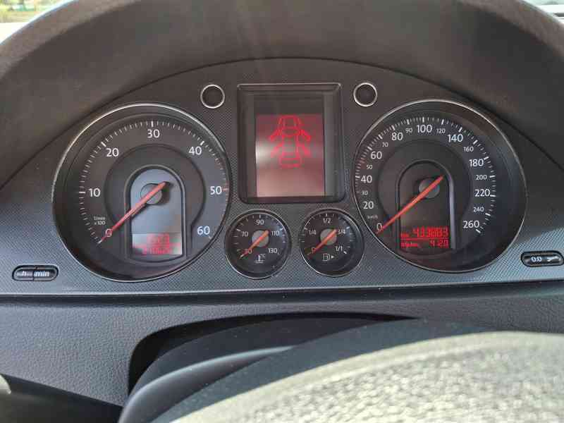 Volkswagen Passat b6 - foto 6