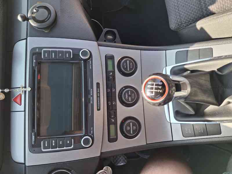 Volkswagen Passat b6 - foto 9