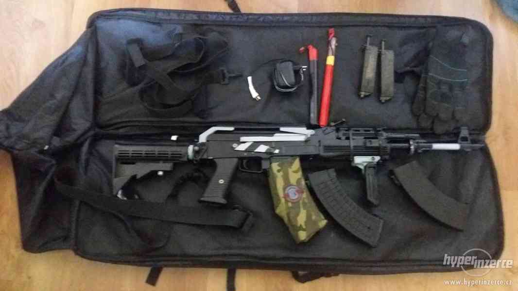 AK-47 RIS Tactical, M4 Stock, Cyma [CM.039C] - foto 1