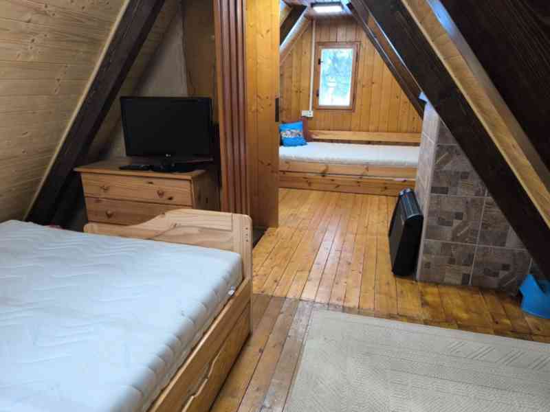 Krásná chata s velkým poz. u zámeckých rybníků 35 km od Brna - foto 6