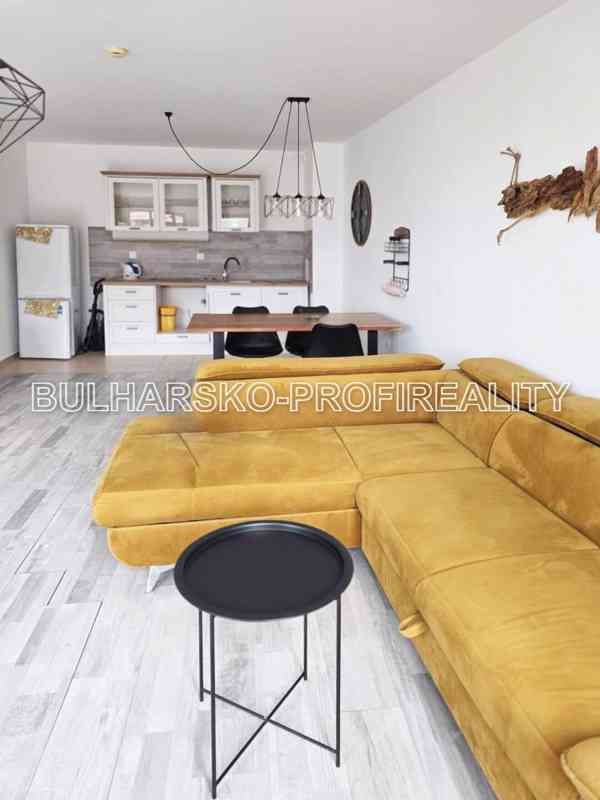 Bulharsko- PĚKNÝ APARTMÁN 2+kk (64 m²) 