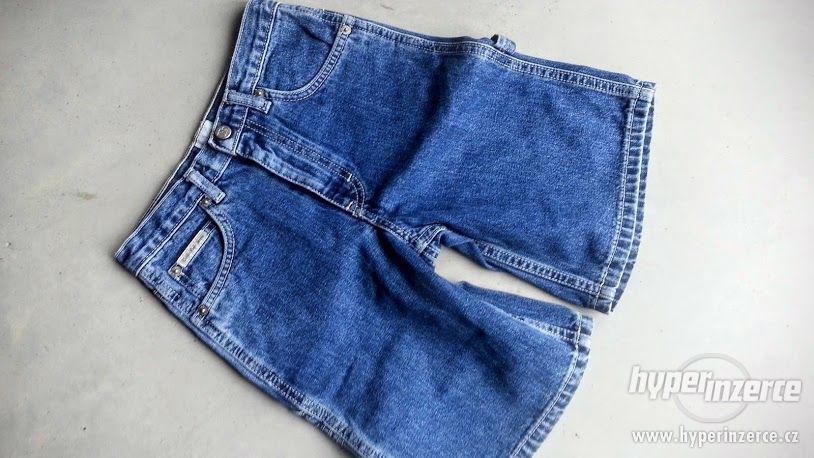 Džínové kraťasy Calvin Klein – vel. 6 let - foto 1