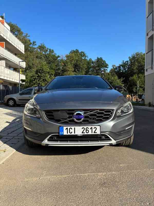 Volvo V60 Cross Country D4 AWD 140kW - foto 2