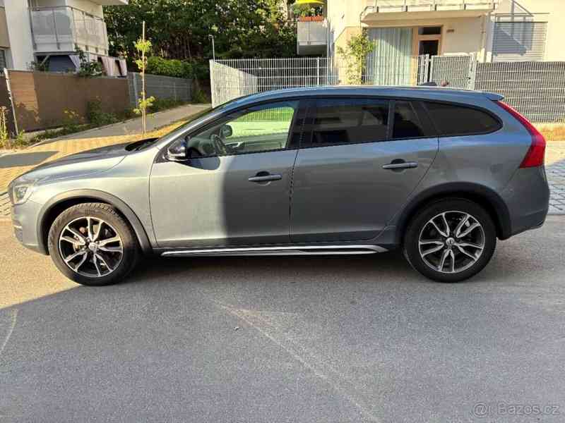 Volvo V60 Cross Country D4 AWD 140kW - foto 8