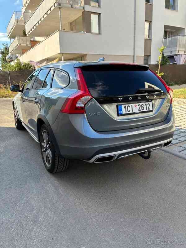 Volvo V60 Cross Country D4 AWD 140kW - foto 9