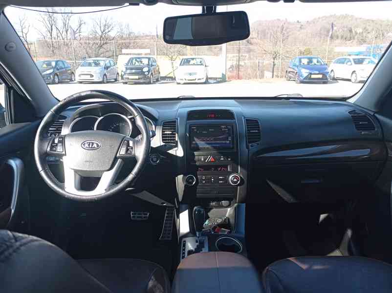 Kia Sorento 2.2 CRDi 4x4/7míst/Kamera/Navi  - foto 24