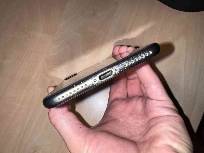 Apple iPhone 8 plus 64 gb vesmírná šedá - foto 4