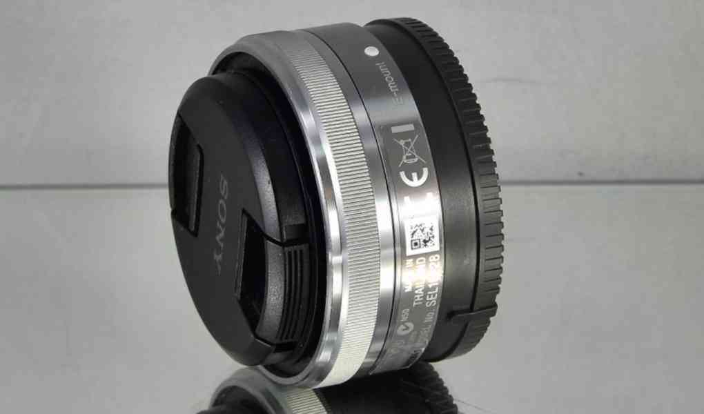 Sony E 16mm f/2,8 **APS-C Pevný, širokoúhlý lens, E mount - foto 6