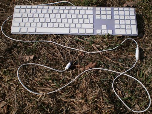 Externí klávesnice Apple z anodizovaného hliníku, skoro nová - foto 7