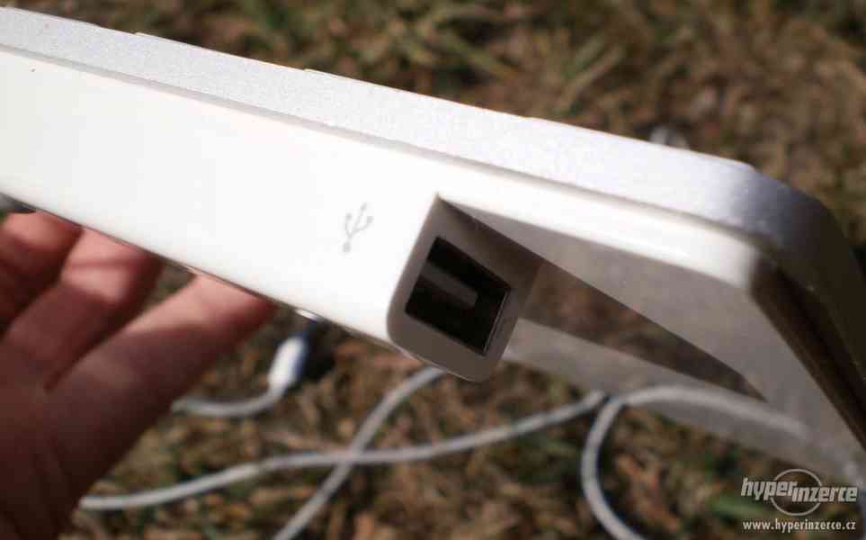 Externí klávesnice Apple z anodizovaného hliníku, skoro nová - foto 9