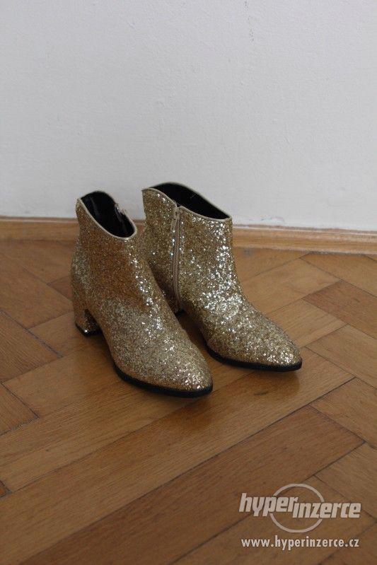 Zlaté boty na malém podpatku - foto 1