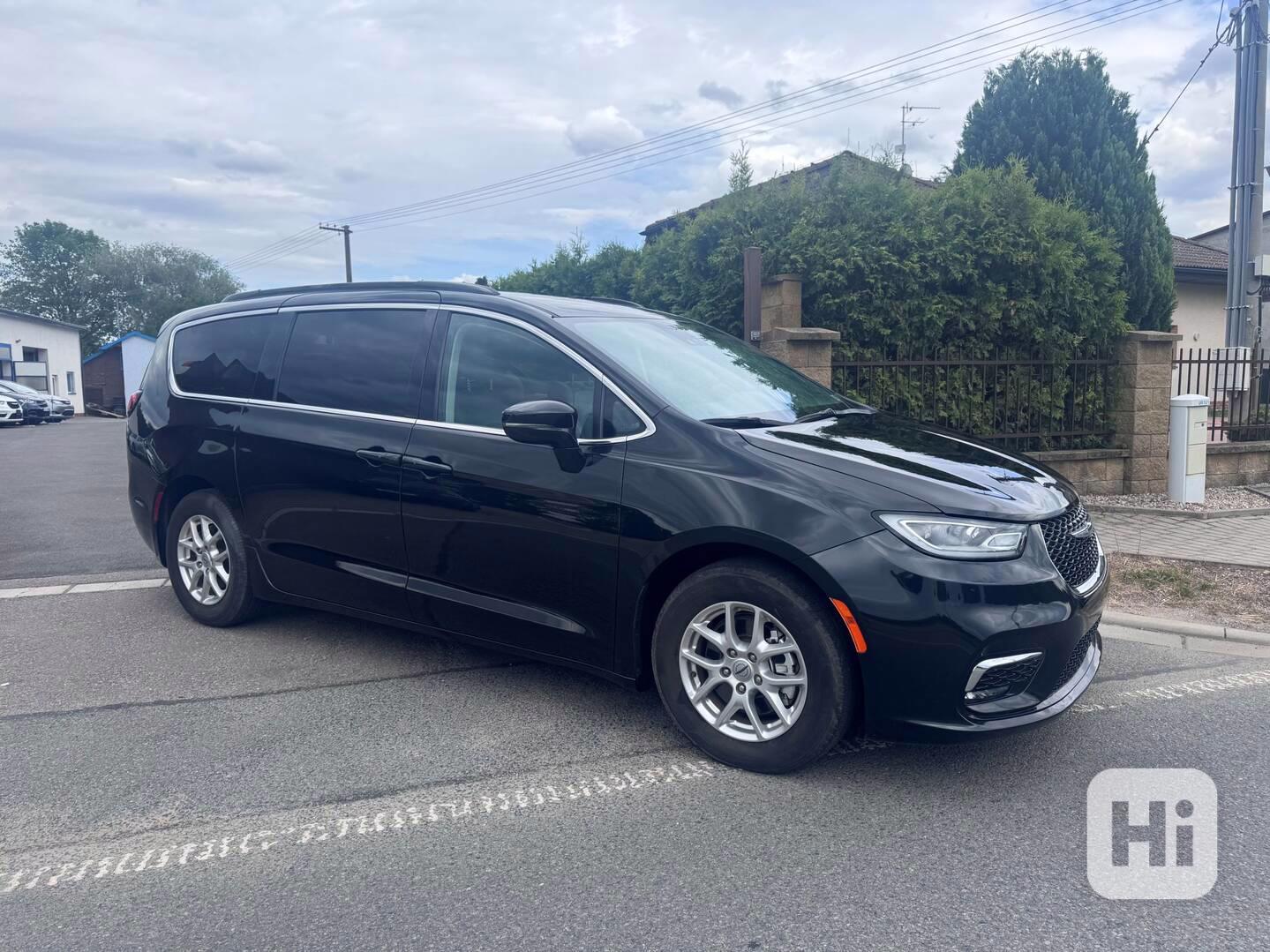 Chrysler Pacifica 3,6 L RU Čočka Adapt 2022 - foto 1