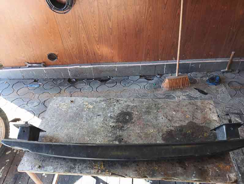 Prodám na VW Passat B6 výstuhu zadního nárazníku - foto 2