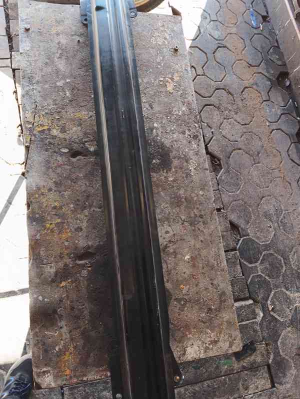 Prodám na VW Passat B6 výstuhu zadního nárazníku - foto 3