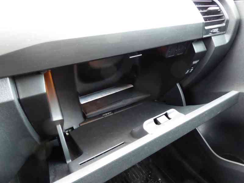 ŠKODA Fabia Combi Style 1,0 TSI 81 kW - foto 24