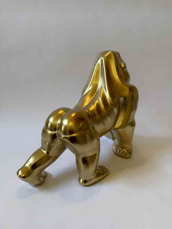 Kůň - socha ve zlatém provedení - foto 5