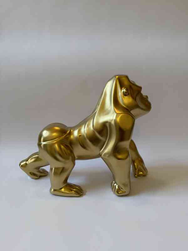 Kůň - socha ve zlatém provedení - foto 3