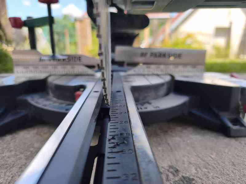 Prodám PARKSIDE Kapovací a pokosovou pilu PZKS 254 A1 - foto 5