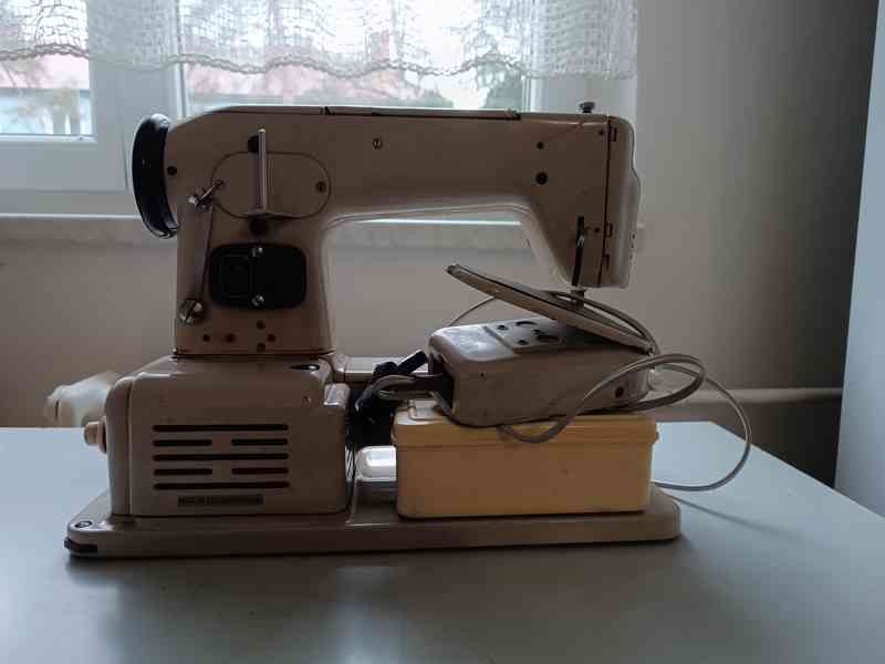 Šicí stroj Lada  - foto 3