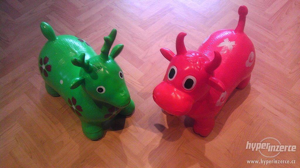 NAFUKOVACÍ SKÁKACÍ ZVÍŘÁTKO PRO NEJMENŠÍ - foto 1