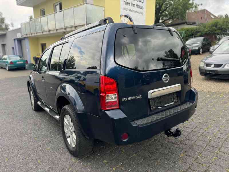 Nissan Pathfinder 2.5 dCi Elegance 128kw - foto 12