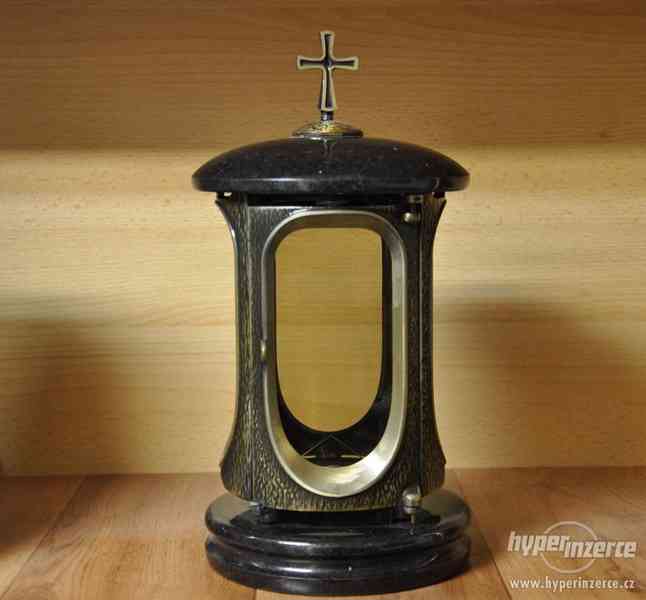 HŘBITOVNÍ DOPLŇKY (lampy, urny, mísy, vázy) - rozumné ceny - foto 8