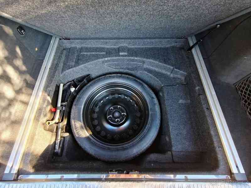 Mercedes-Benz Třídy E W211 E270 CDI - pěkná výbava - foto 14