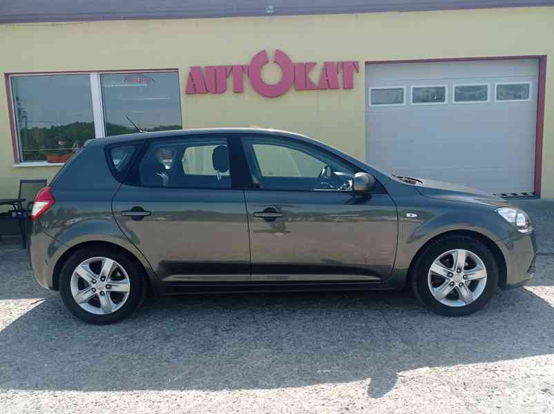 Kia Cee´d 1.4 CVVTi Tažné/1maj/+Sada Kol - foto 2