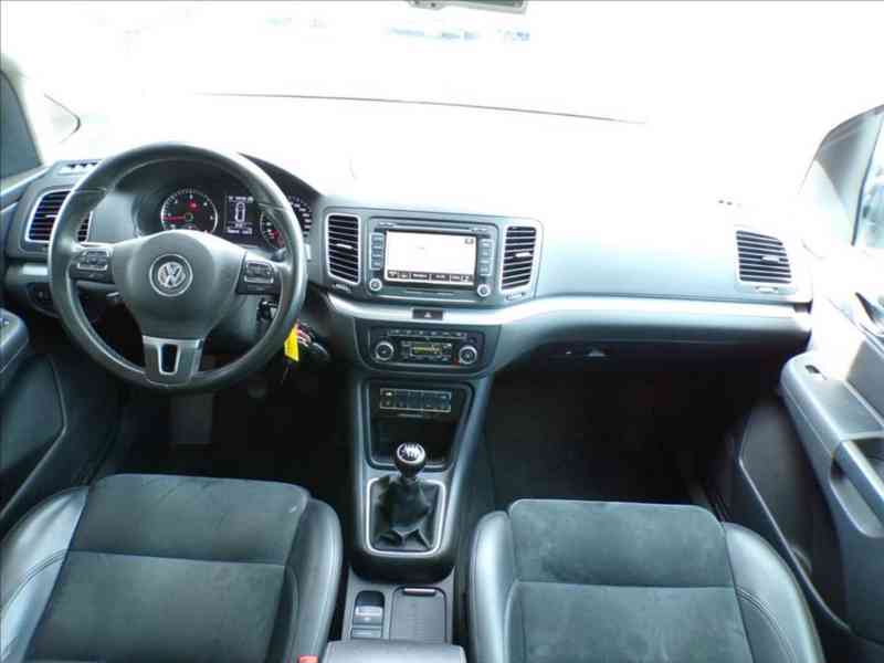 Volkswagen Sharan 2,0 TDI 7.MÍST,TAŽ.ZAŘÍZENÍ - foto 5