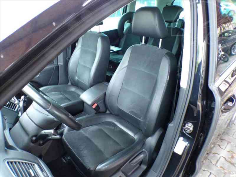Volkswagen Sharan 2,0 TDI 7.MÍST,TAŽ.ZAŘÍZENÍ - foto 9