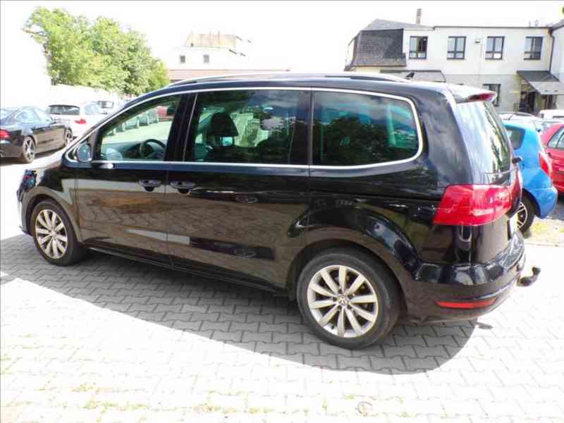 Volkswagen Sharan 2,0 TDI 7.MÍST,TAŽ.ZAŘÍZENÍ - foto 4