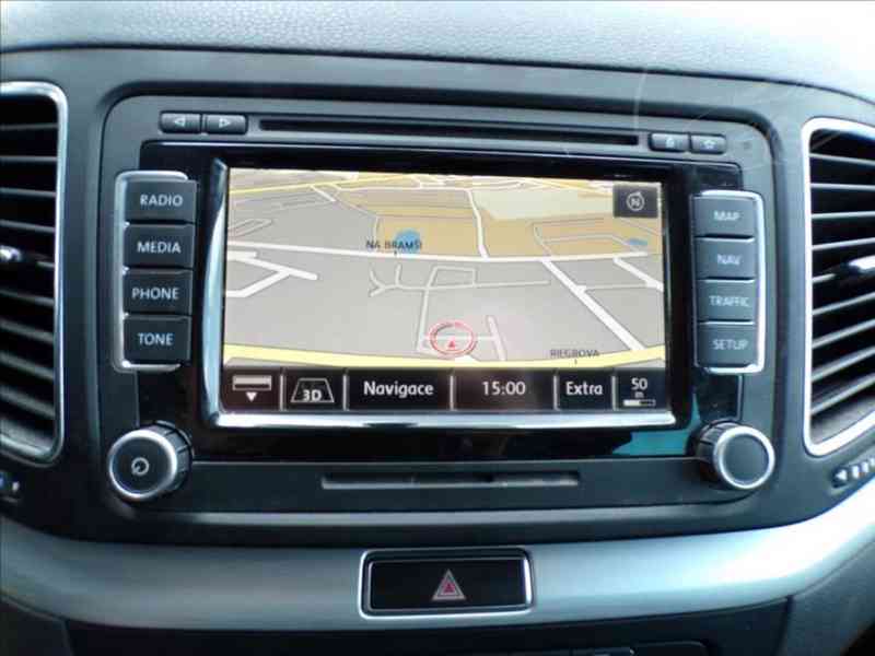 Volkswagen Sharan 2,0 TDI 7.MÍST,TAŽ.ZAŘÍZENÍ - foto 7