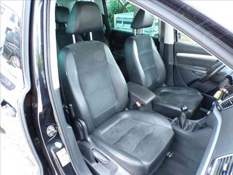 Volkswagen Sharan 2,0 TDI 7.MÍST,TAŽ.ZAŘÍZENÍ - foto 16