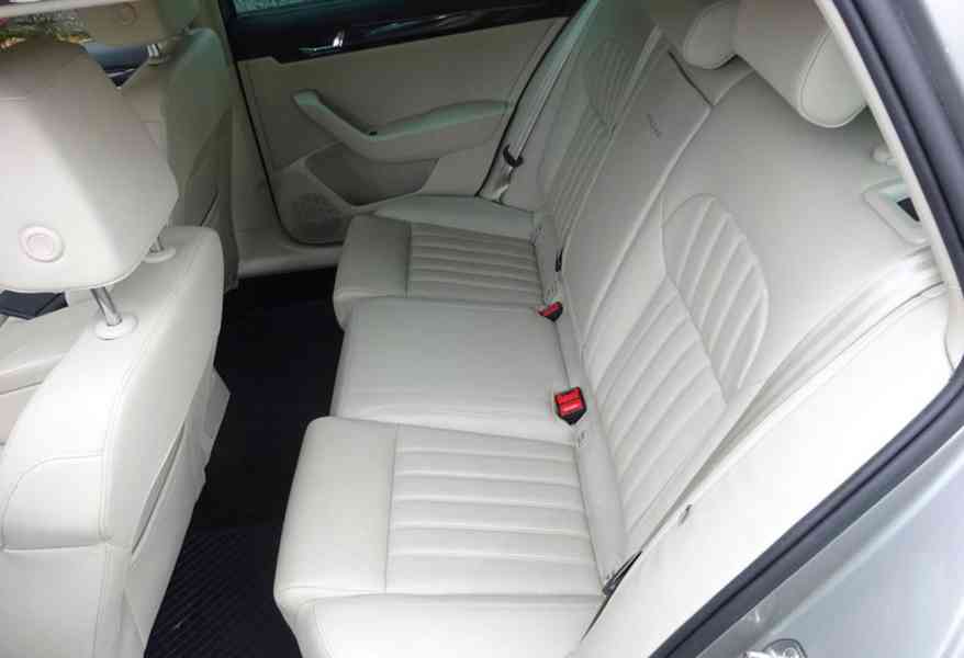 Škoda Superb 2.0 TDI Combi 4x4 L&K r.v.2018 (DPH) ČR - foto 18