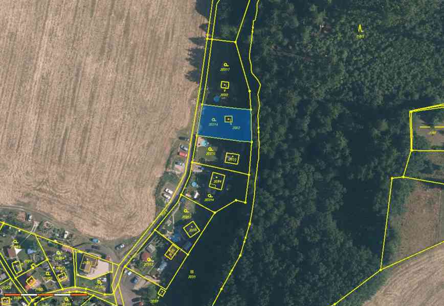 Prodej slunné zahrady s podsklepenou chatkou Stráž nad Nisou - foto 3