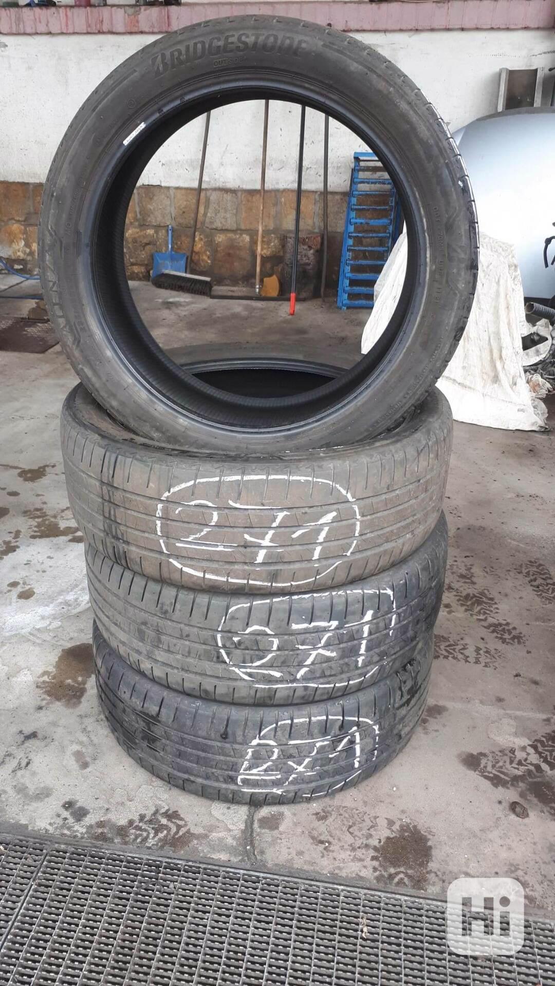 Sada 4 pneu Bridgestone Alenza, 235/45 R20 96W letní - foto 1