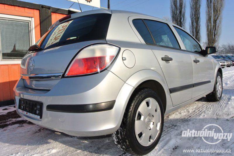 Opel Astra, benzín - foto 15