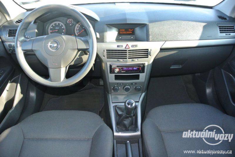 Opel Astra, benzín - foto 21