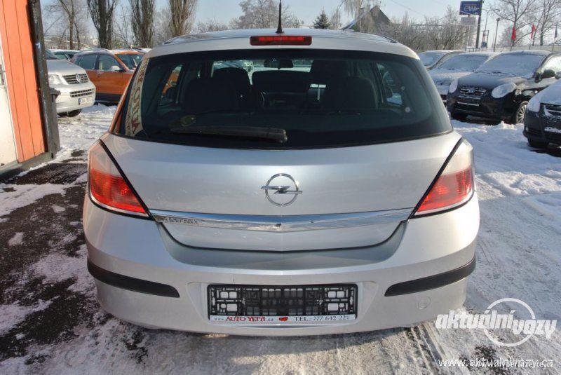 Opel Astra, benzín - foto 34