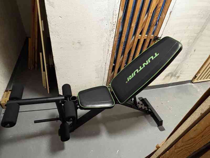 Posilovací lavice se závažím a osami - foto 2