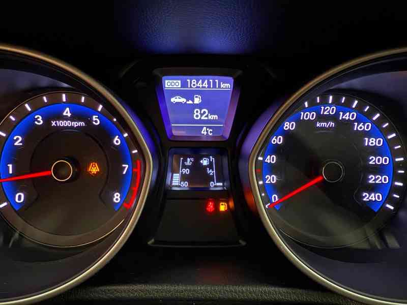 Hyundai i30, 1.4 benzín 2013 - foto 6