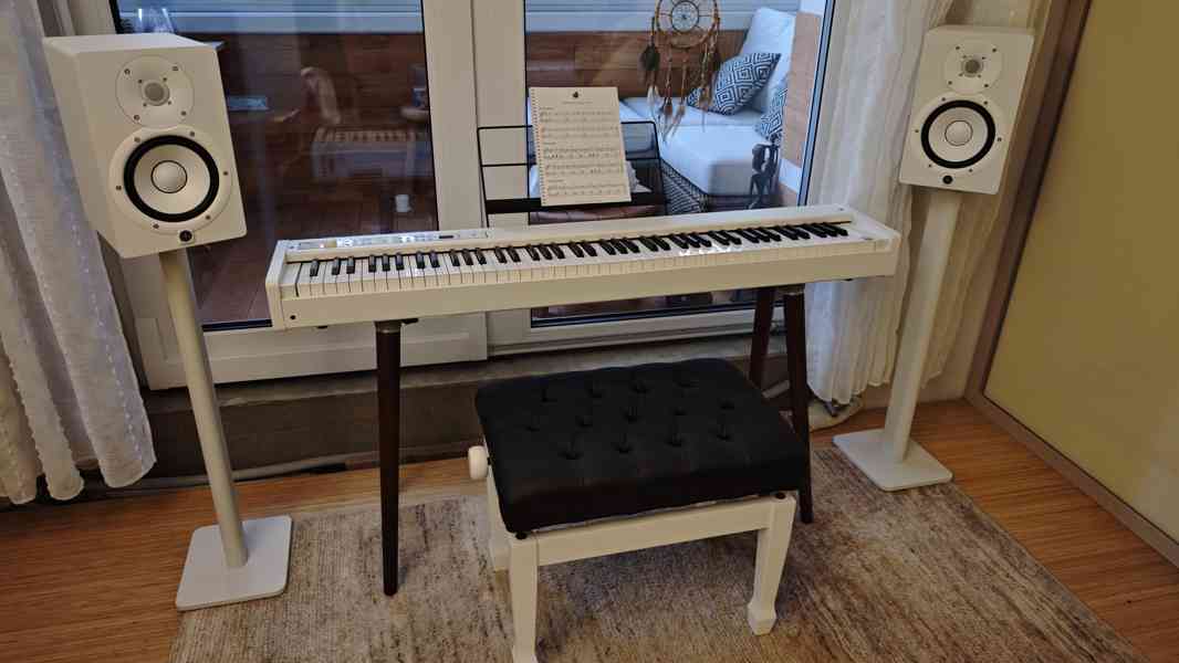 KOMPLET sestavu PIANO KORG D1 s bednami Yamaha HS7