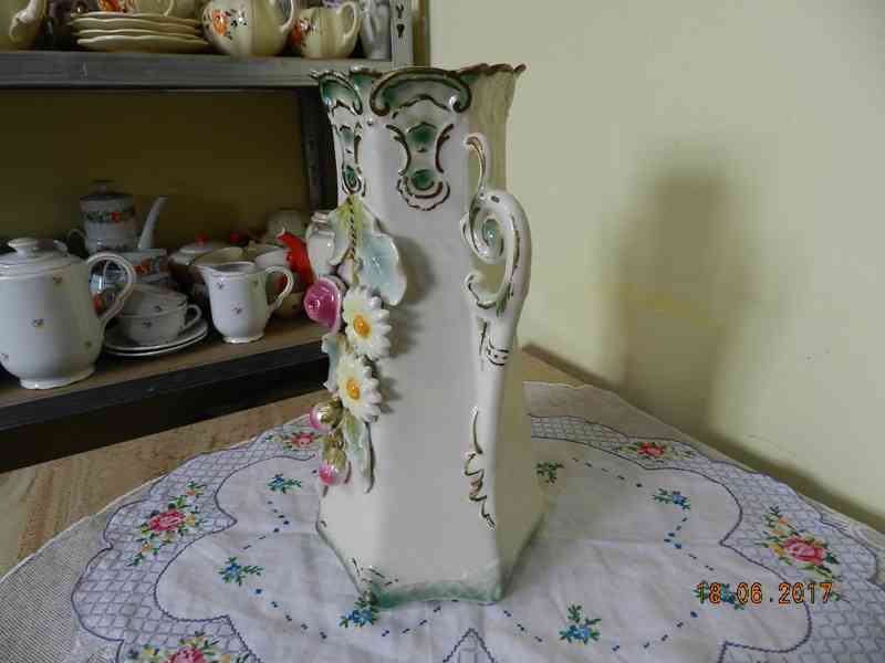 Krásná secesní Váza plastický dekor Květiny - foto 2