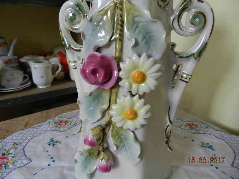 Krásná secesní Váza plastický dekor Květiny - foto 3