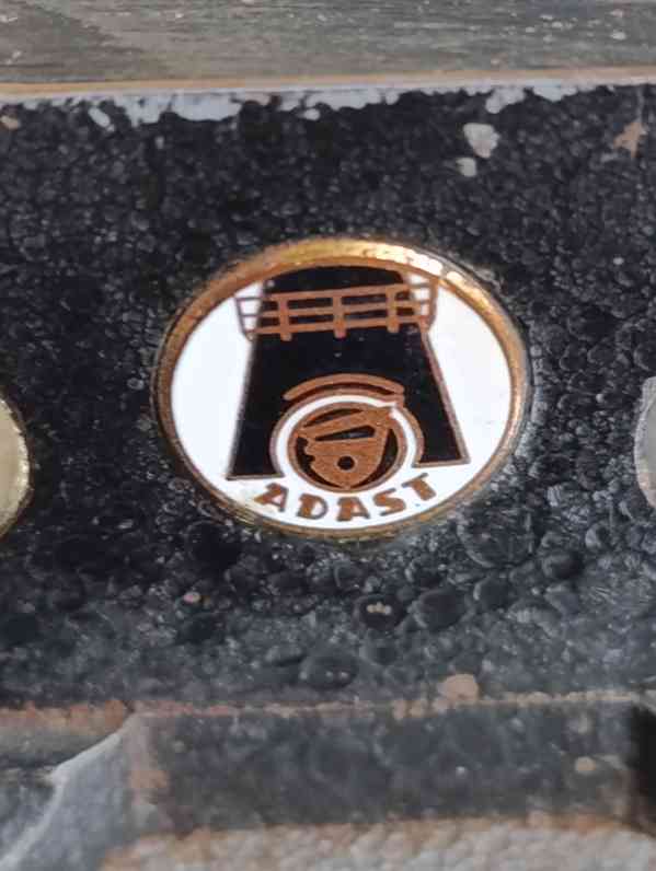 Retro stolní kovové těžítko kovadlina ADAST - foto 3